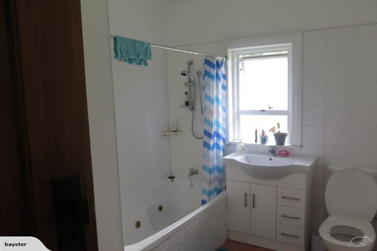 Photo of property in 28 Melbourne Road, Island Bay, Wellington, 6023