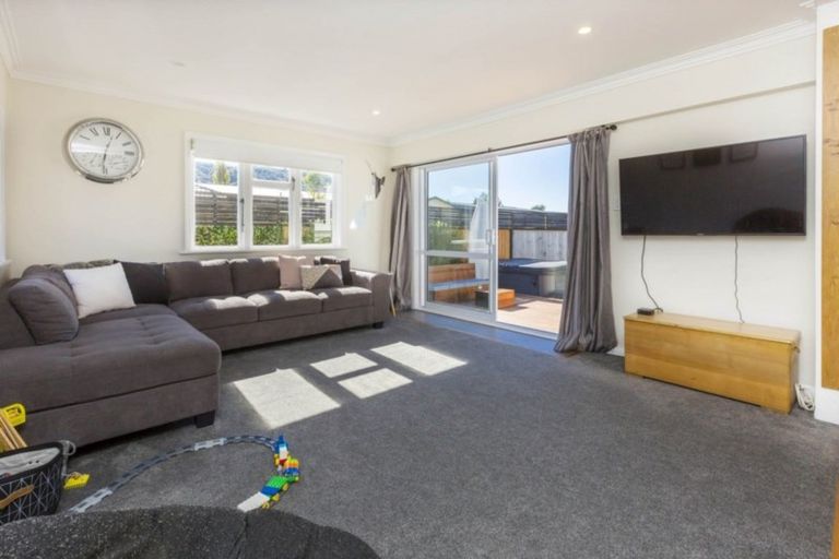 Photo of property in 13 Victoria Street, Ebdentown, Upper Hutt, 5018