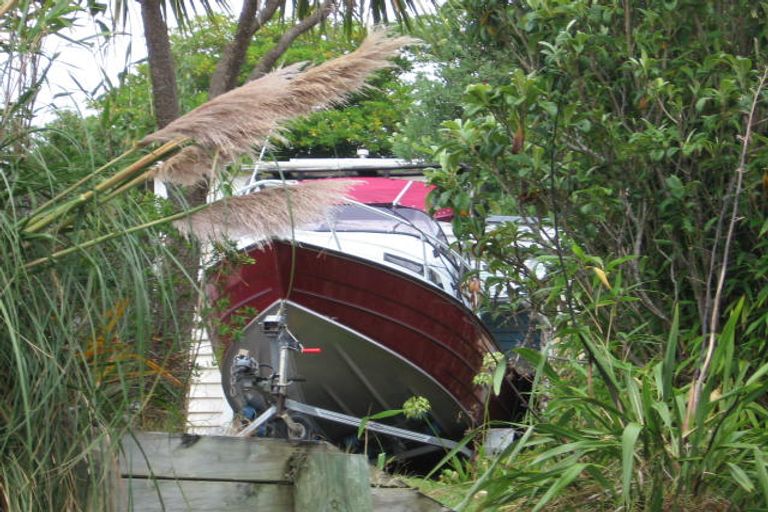 Photo of property in 86 Park Rise, Campbells Bay, Auckland, 0630