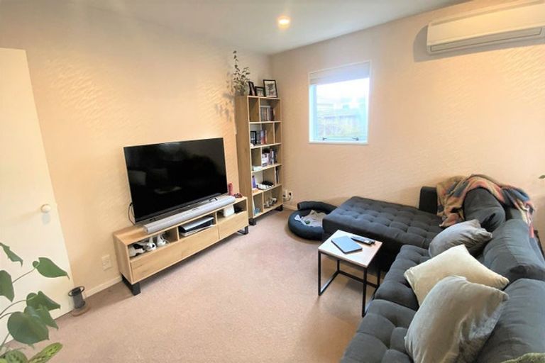 Photo of property in 70 Apsley Drive, Avonhead, Christchurch, 8042