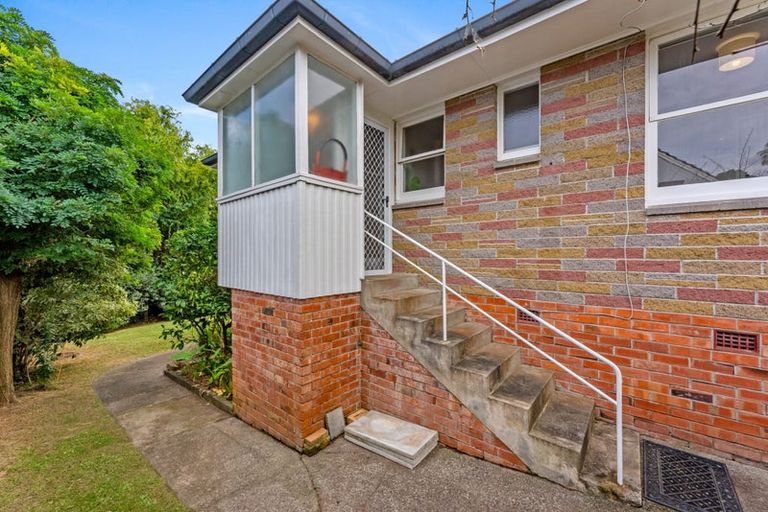 Photo of property in 1/9a Eversleigh Road, Belmont, Auckland, 0622