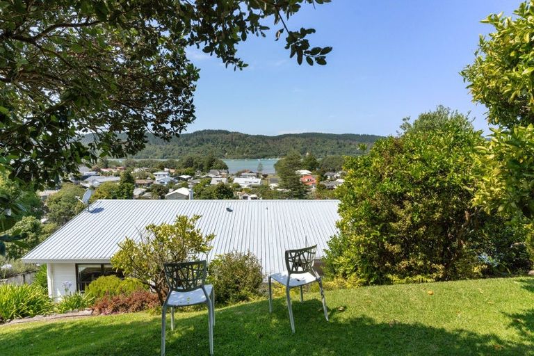 Photo of property in 105 Waireka Place, Whangamata, 3620