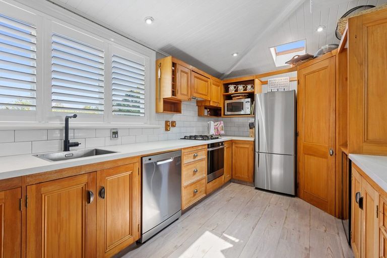 Photo of property in 30 Humphries Street, Inglewood, 4330