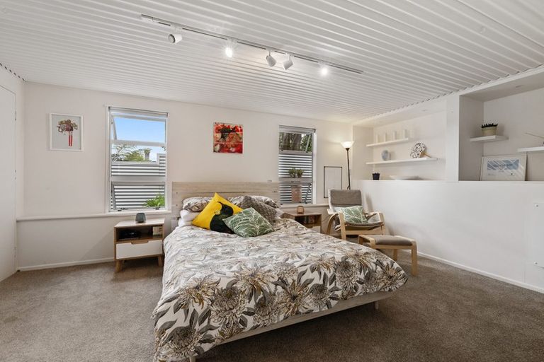 Photo of property in 31 Tizard Road, Birkenhead, Auckland, 0626