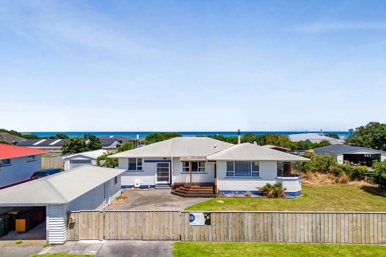 Photo of property in 32 Dieffenbach Street, Opunake, 4616