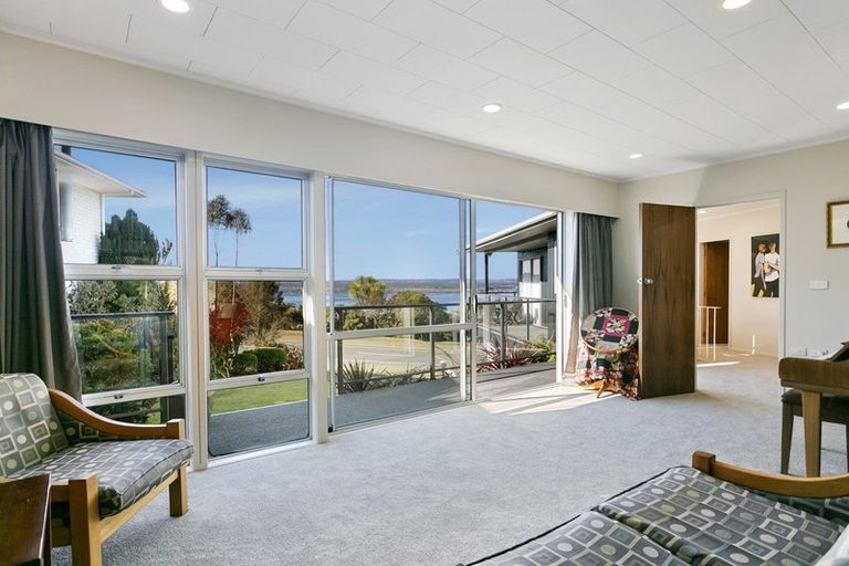 Photo of property in 96 Wakeman Road, Acacia Bay, Taupo, 3330