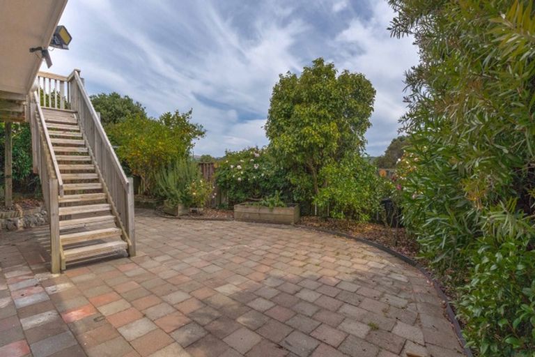 Photo of property in 2 Annan Grove, Papakowhai, Porirua, 5024