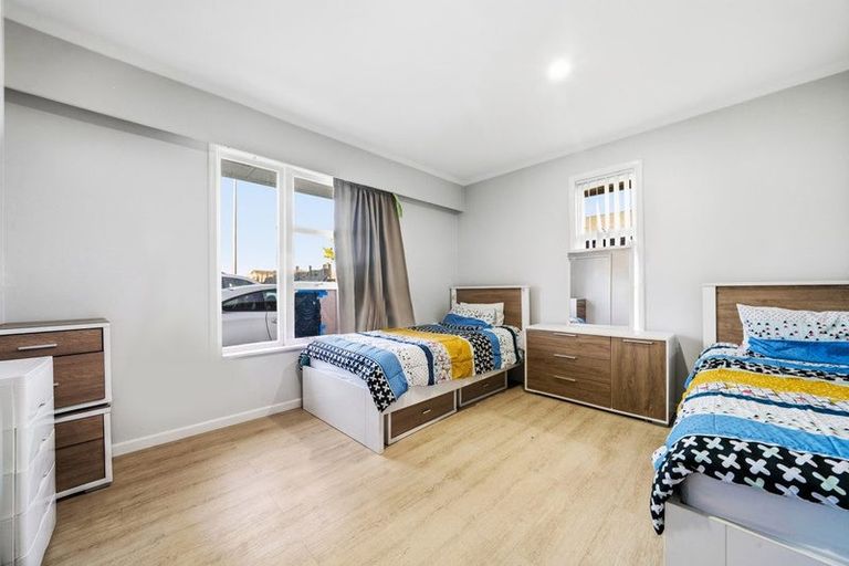 Photo of property in 25 Great South Road, Papatoetoe, Auckland, 2025