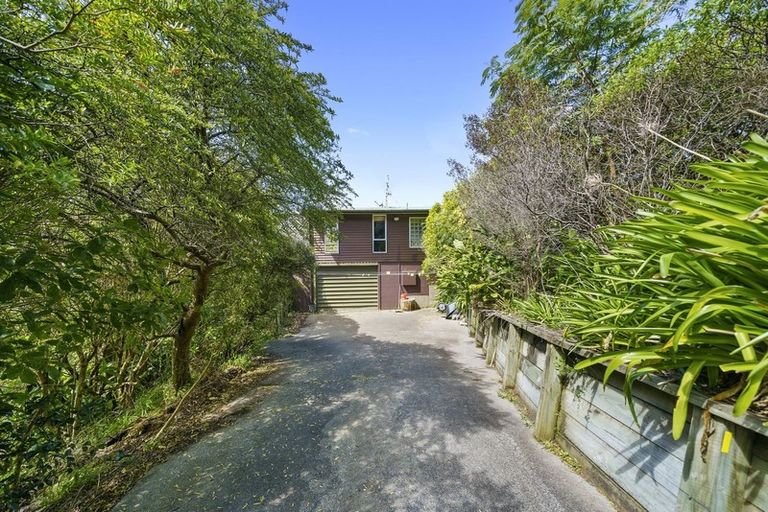 Photo of property in 134 Miromiro Road, Normandale, Lower Hutt, 5010