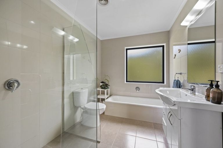 Photo of property in 422 Ridge Road, Coatesville, Albany, 0793