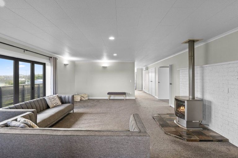 Photo of property in 19 Ingle Avenue, Waipahihi, Taupo, 3330