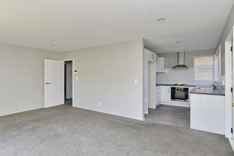 Photo of property in 3/2 Broadbent Street, Riccarton, Christchurch, 8041