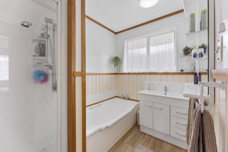 Photo of property in 30 Omaha Grove, Totara Park, Upper Hutt, 5018