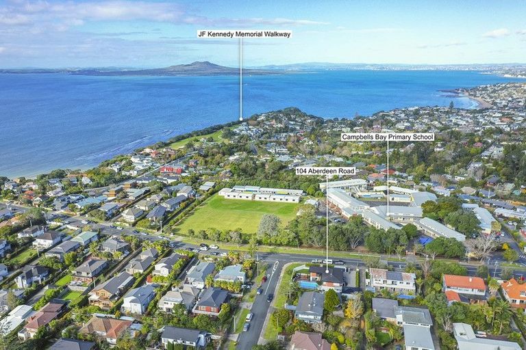 Photo of property in 104 Aberdeen Road, Campbells Bay, Auckland, 0620