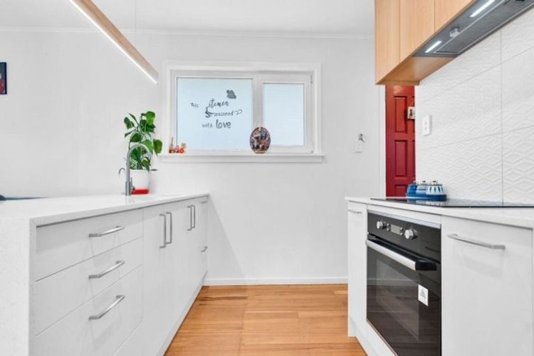 Photo of property in 136 Avonhead Road, Avonhead, Christchurch, 8042