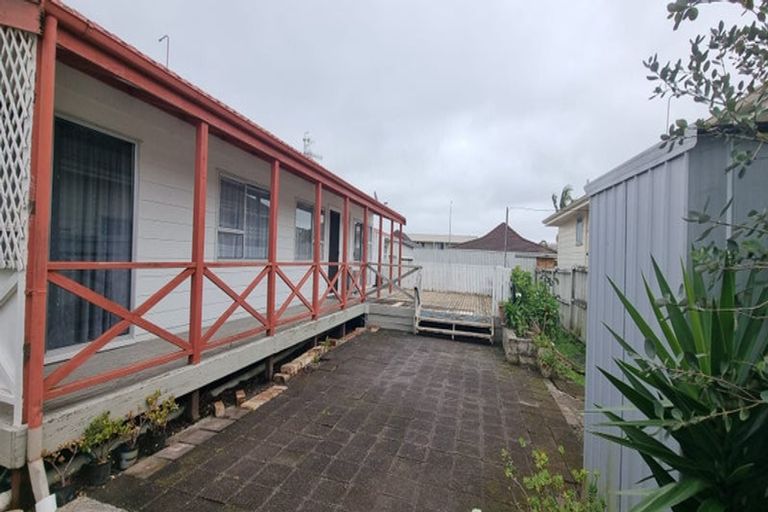 Photo of property in 11 Tyndrum Place, Highland Park, Auckland, 2010