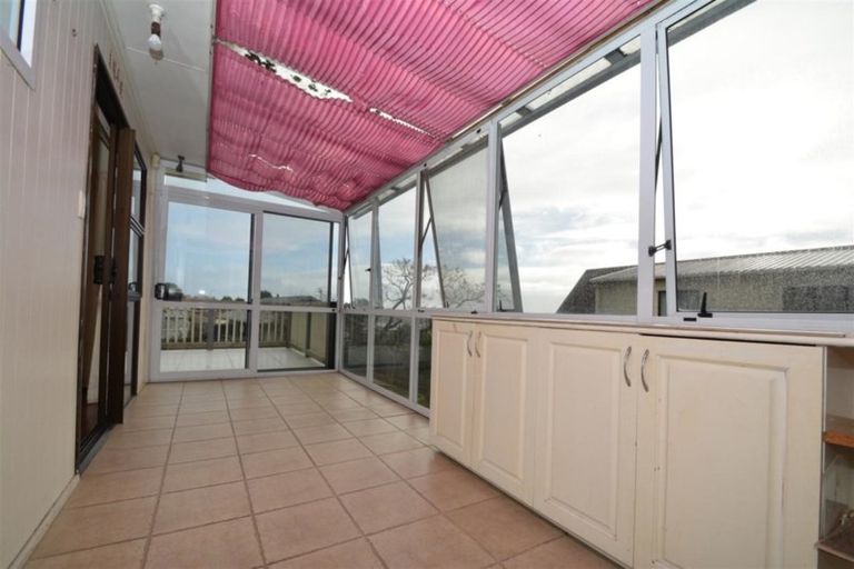 Photo of property in 56 Hollyford Drive, Clover Park, Auckland, 2105