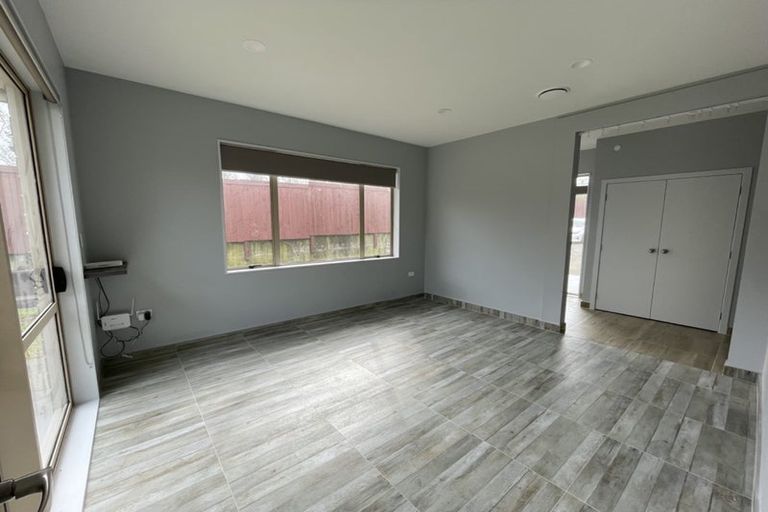 Photo of property in 6a Becroft Drive, Forrest Hill, Auckland, 0620