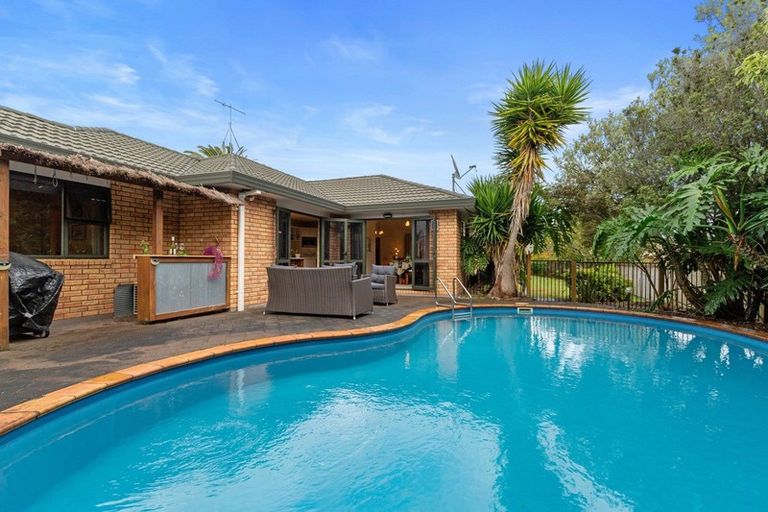 Photo of property in 18 Caversham Drive, Rototuna, Hamilton, 3210