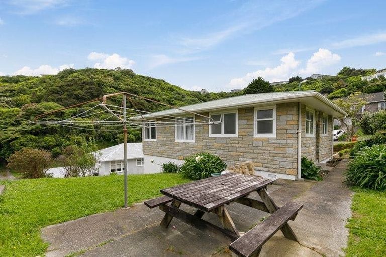 Photo of property in 80 Dowse Drive, Maungaraki, Lower Hutt, 5010