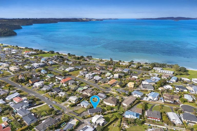 Photo of property in 18 Hinemoa Place, Snells Beach, 0920