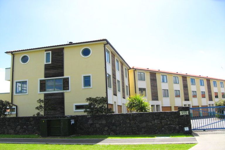 Photo of property in 10/595 Laurie Southwick Parade, Gulf Harbour, Whangaparaoa, 0930