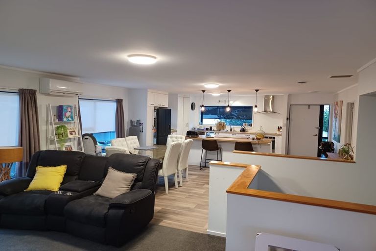 Photo of property in 45 Gatman Street, Birkdale, Auckland, 0626