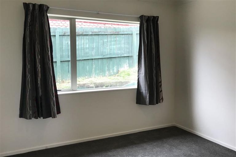 Photo of property in 24 Pitt Avenue, Clendon Park, Auckland, 2103