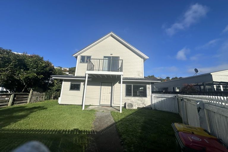 Photo of property in 28 Stokes Valley Road, Stokes Valley, Lower Hutt, 5019