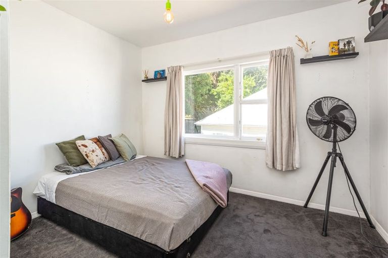 Photo of property in 24 Voelas Road, Lyttelton, 8082