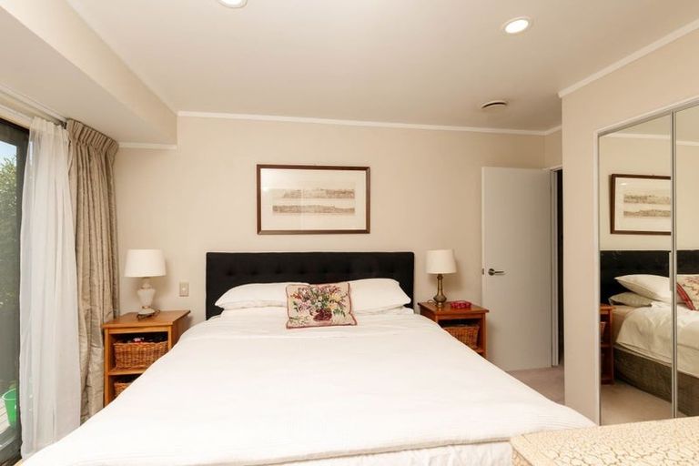 Photo of property in 17 Te Atatu Road, Te Atatu South, Auckland, 0610