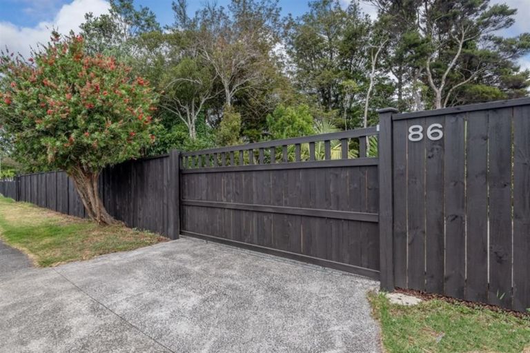 Photo of property in 86 Rangatira Road, Beach Haven, Auckland, 0626