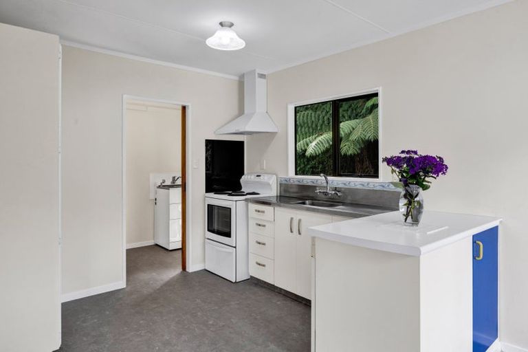 Photo of property in 2/29 Cumberland Street, Merrilands, New Plymouth, 4312