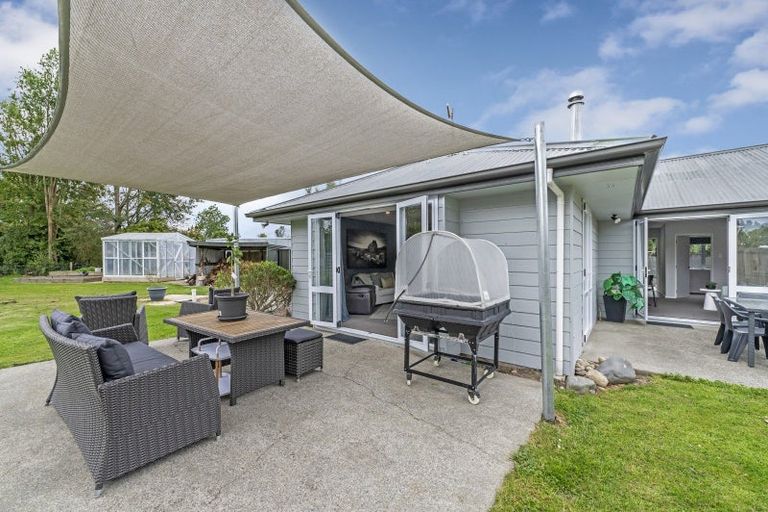 Photo of property in 15 Cross Street, Coalgate, 7673