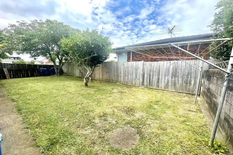 Photo of property in 1/2 Yacht Place, Bucklands Beach, Auckland, 2012
