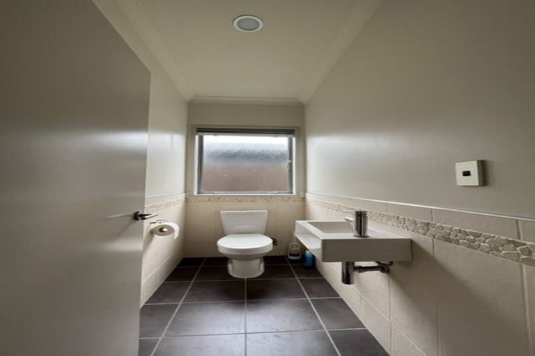 Photo of property in 18 Shalimar Place, Huntington, Hamilton, 3210