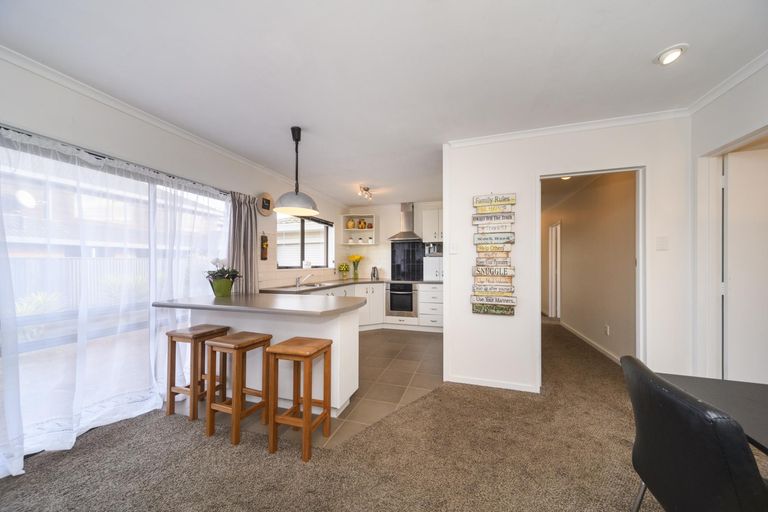 Photo of property in 33 Aintree Crescent, Awapuni, Palmerston North, 4412