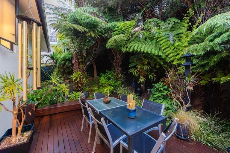 Photo of property in 36 Woodridge Avenue, Northcross, Auckland, 0630