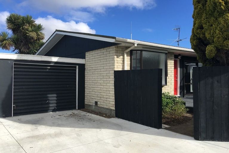 Photo of property in 2/417 Bower Avenue, Parklands, Christchurch, 8083