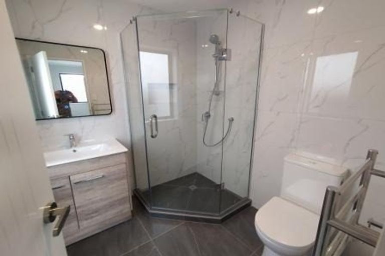 Photo of property in 43b Line Road, Glen Innes, Auckland, 1072