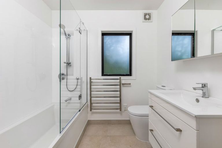 Photo of property in 1/56 Centorian Drive, Windsor Park, Auckland, 0632