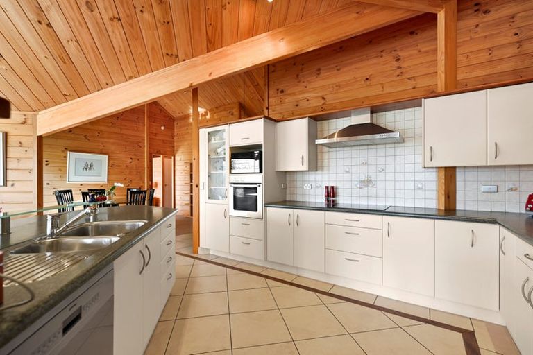 Photo of property in 30 Stonebridge Road, Temple View, Hamilton, 3289