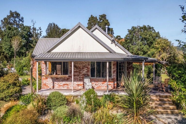 Photo of property in 41 Canton Road, Murchison, 7007