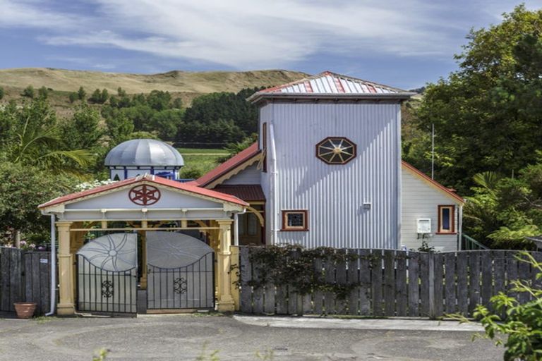 Photo of property in 37 Gillies Crescent, Waimarama, Havelock North, 4294