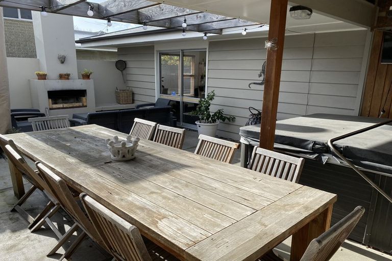 Photo of property in 122 Waimairi Road, Ilam, Christchurch, 8041