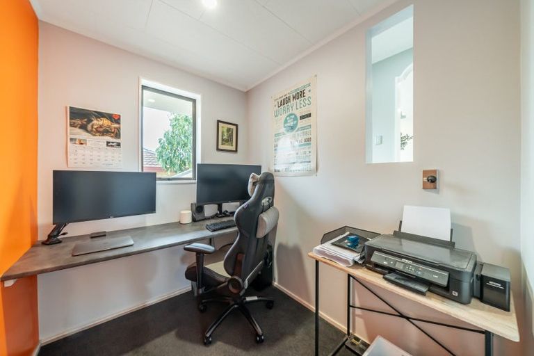 Photo of property in 32 Clearwater Terrace, Brown Owl, Upper Hutt, 5018