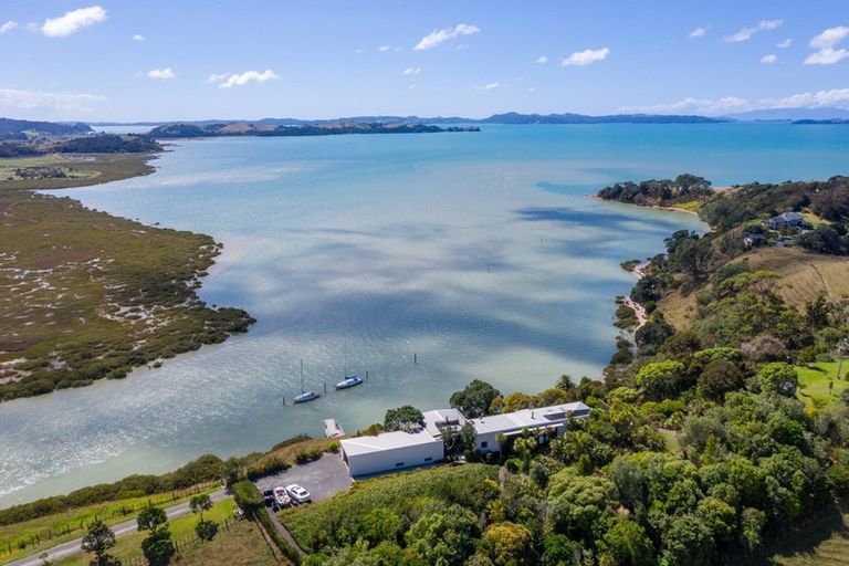 Photo of property in 848 Clevedon Kawakawa Road, Clevedon, Papakura, 2585