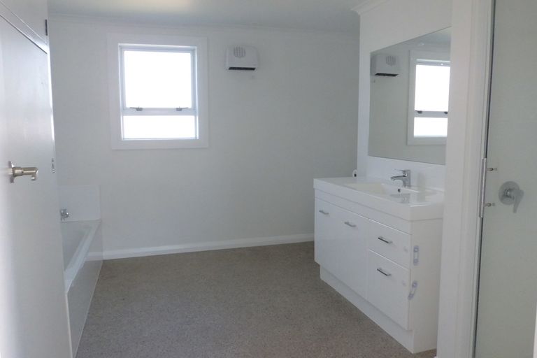 Photo of property in 41 Studholme Street, Temuka, 7920