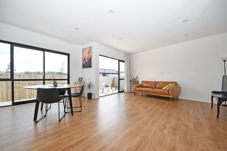 Photo of property in 120 Waekahu Road, Westgate, Auckland, 0814