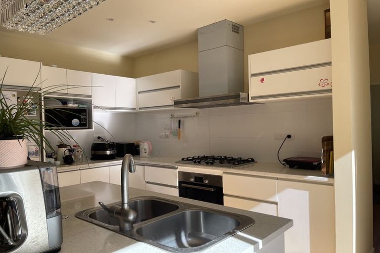 Photo of property in 19 Barnsley Place, Henderson, Auckland, 0612